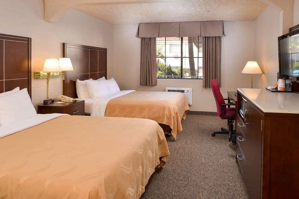 Quality & - Of Industry Hotel