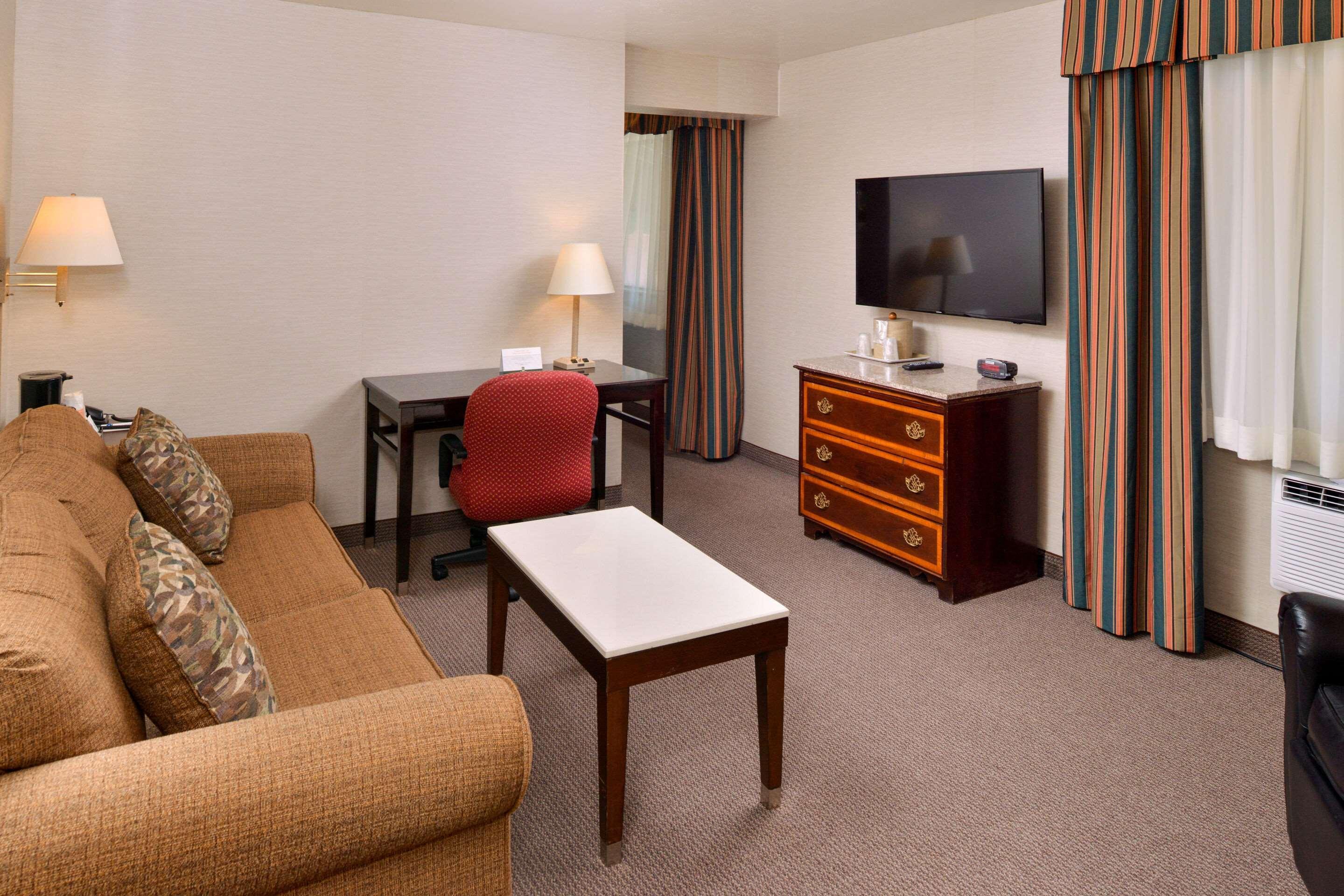 Quality & - Of Industry Hotel 3*