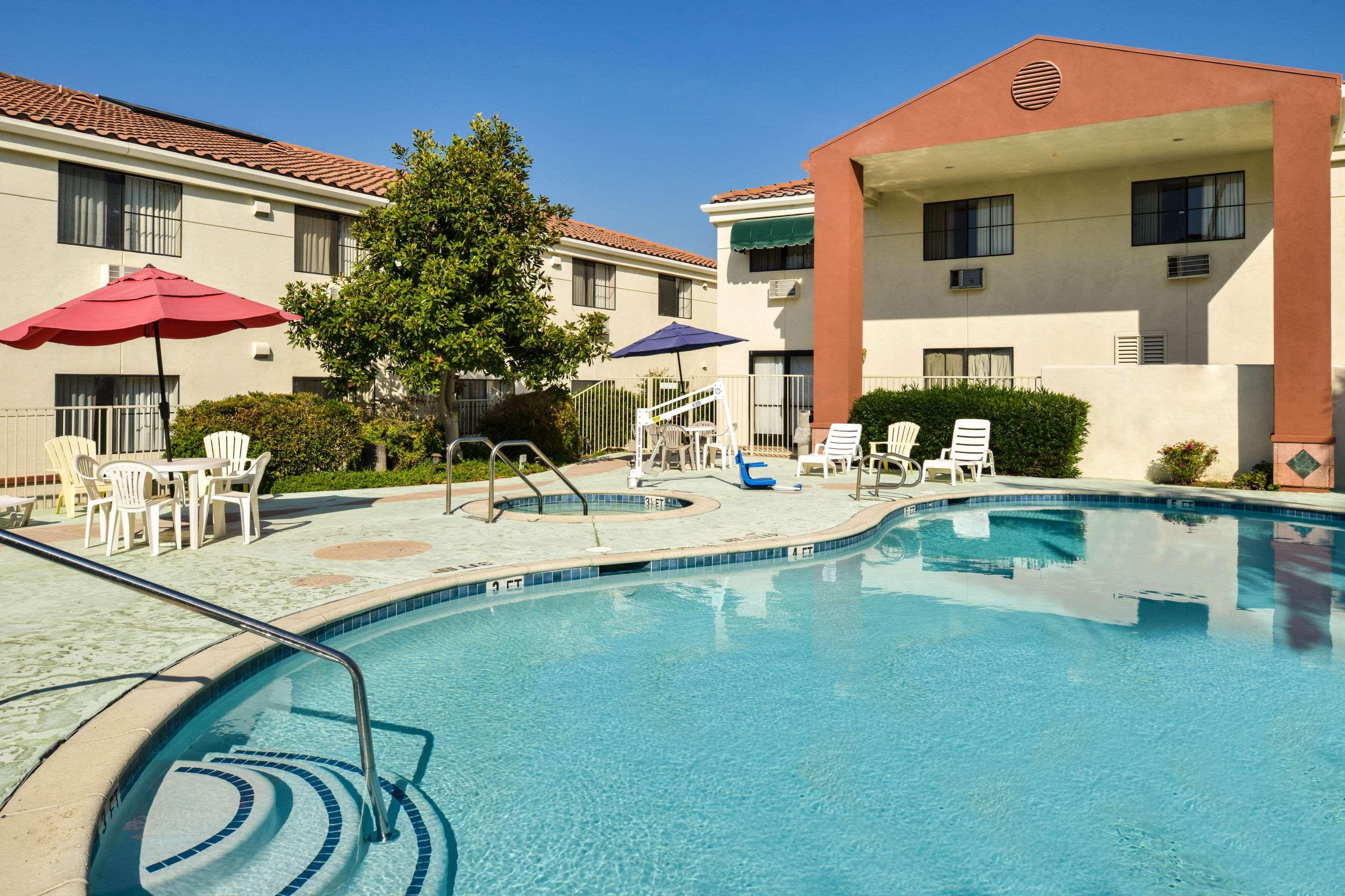 Quality & - Of Industry Hotel