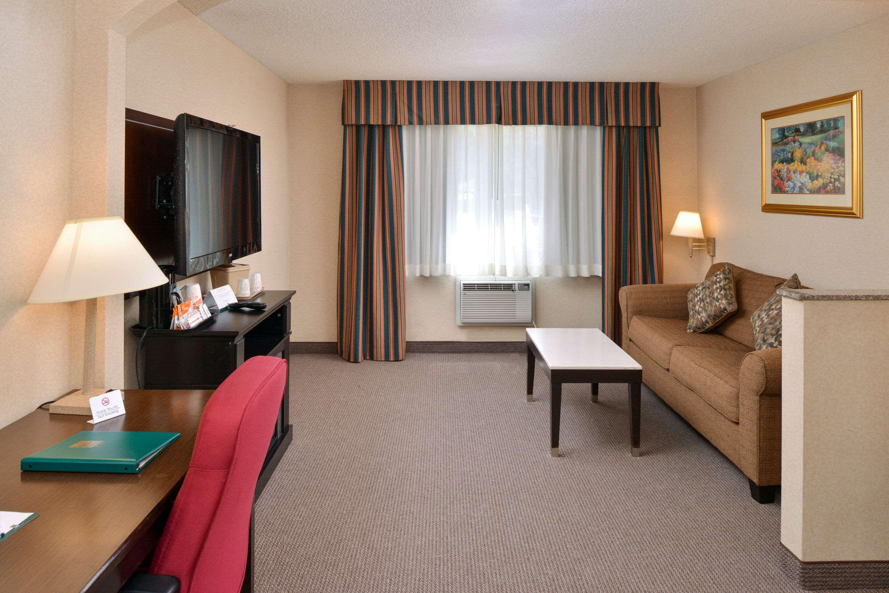 Hotel Quality & - Of Industry 3*