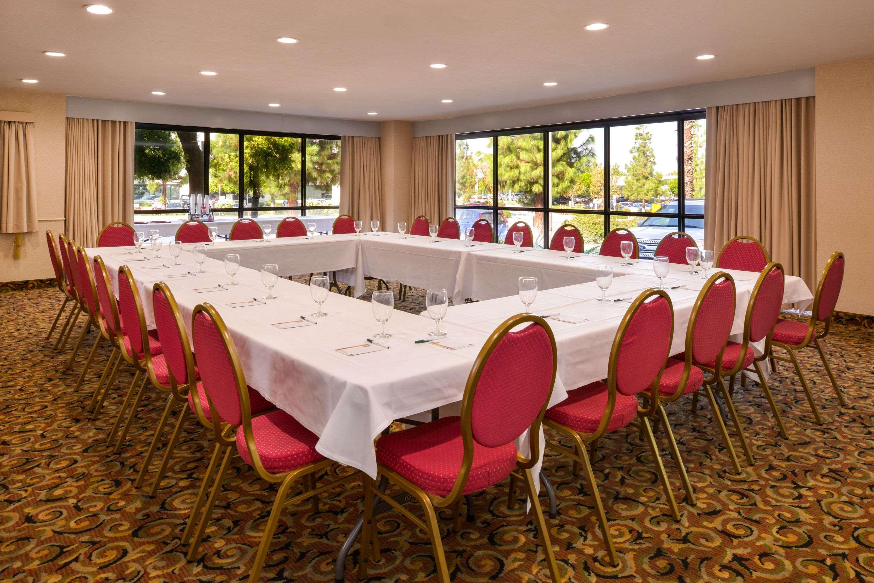 Quality & - Of Industry Hotel